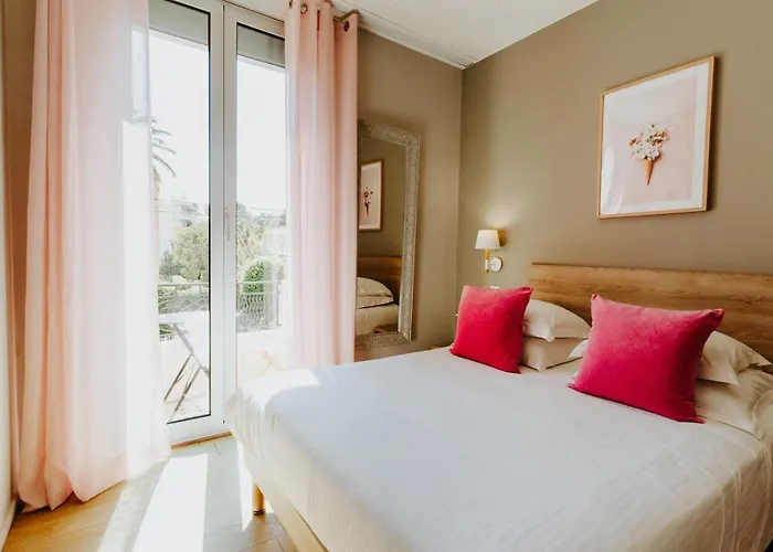 Hotel Le Petit Castel