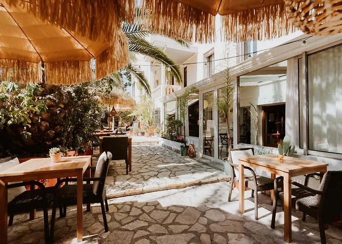 Hotel Le Petit Castel